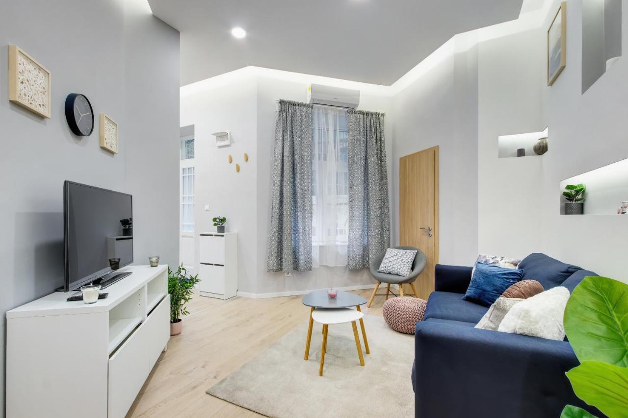 Central Studio At Oktogon Budapest Luaran gambar